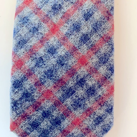 Tommy Hilfiger Plaid Neck Tie - Picture 4 of 4